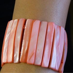 Elegant Pink Shell Bracelet